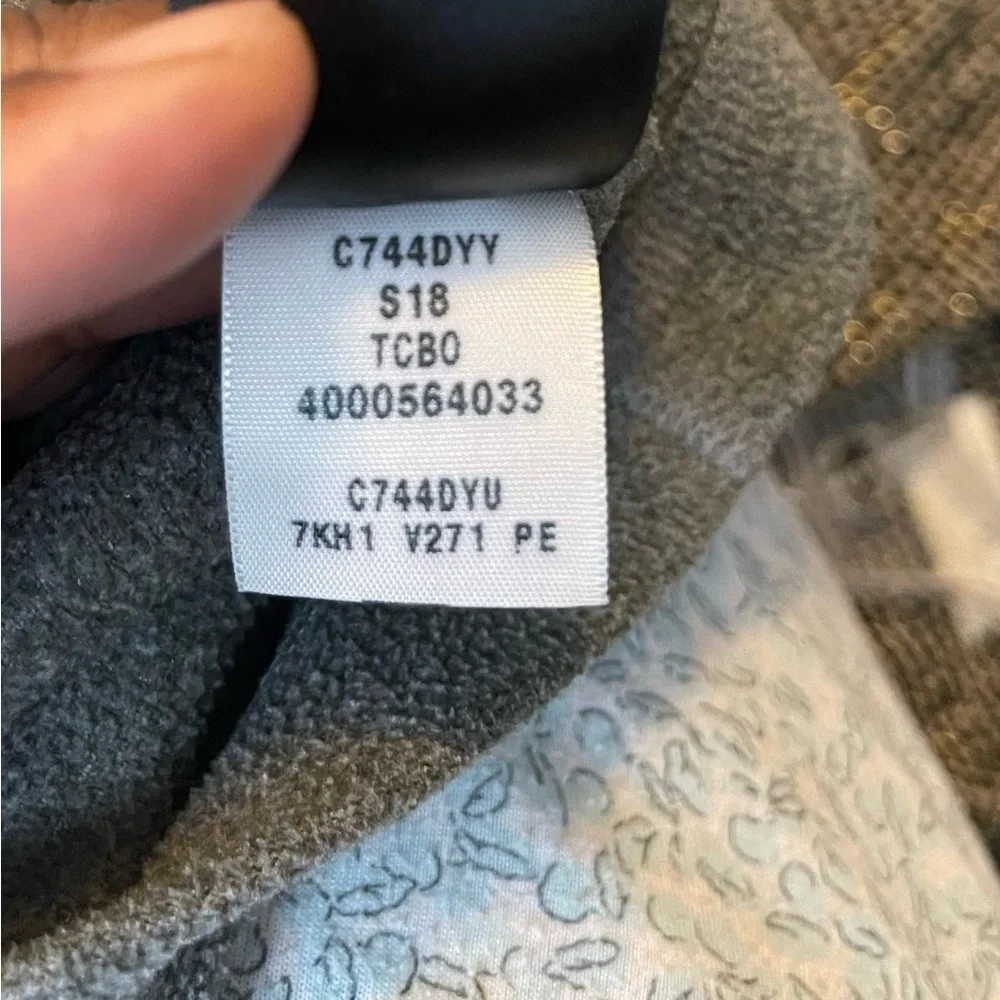 The North Face  The North Face Gray Quarter-(1/4)Zip Pullover men Large fleece.